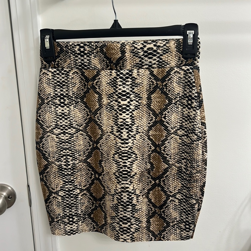 Snakeskin skirt size small